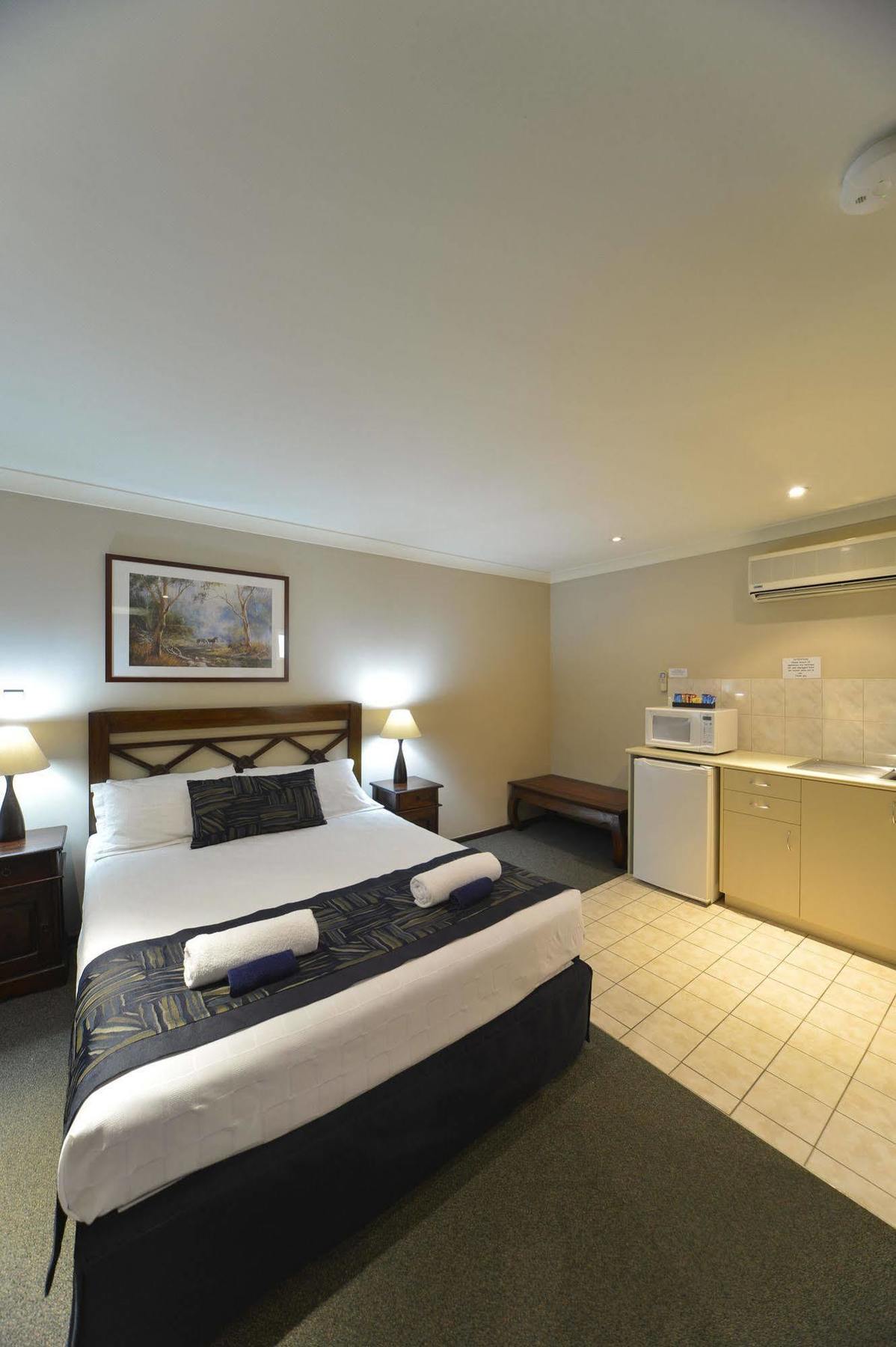 Wattle Grove Motel Perth Exteriör bild
